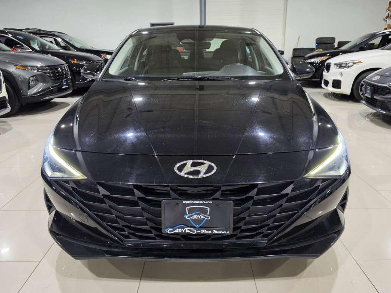 2023 Hyundai Elantra Preferred w/Tech No Accidents Sunroof Navigation Backup Camera Photo