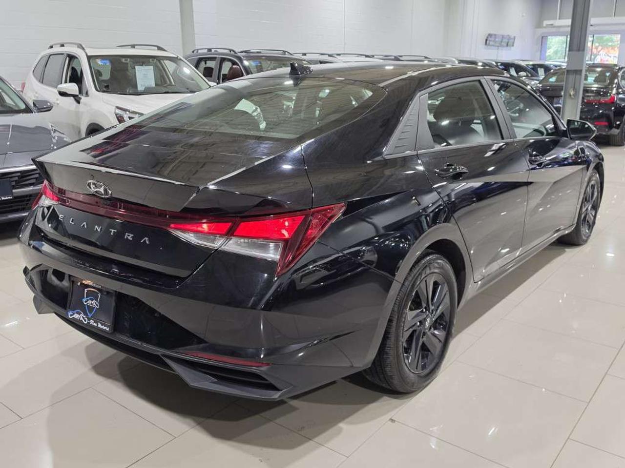 2023 Hyundai Elantra Preferred w/Tech No Accidents Sunroof Navigation Backup Camera Photo