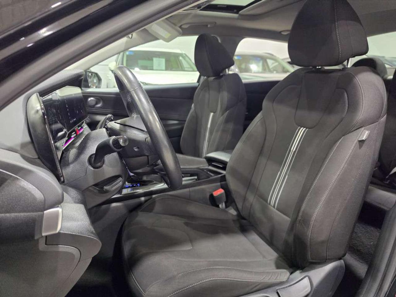 2023 Hyundai Elantra Preferred w/Tech No Accidents Sunroof Navigation Backup Camera Photo