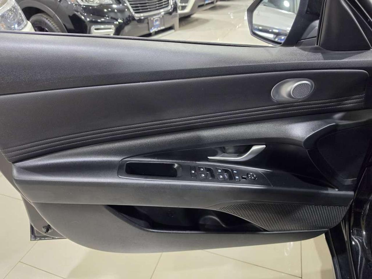 2023 Hyundai Elantra Preferred w/Tech No Accidents Sunroof Navigation Backup Camera Photo