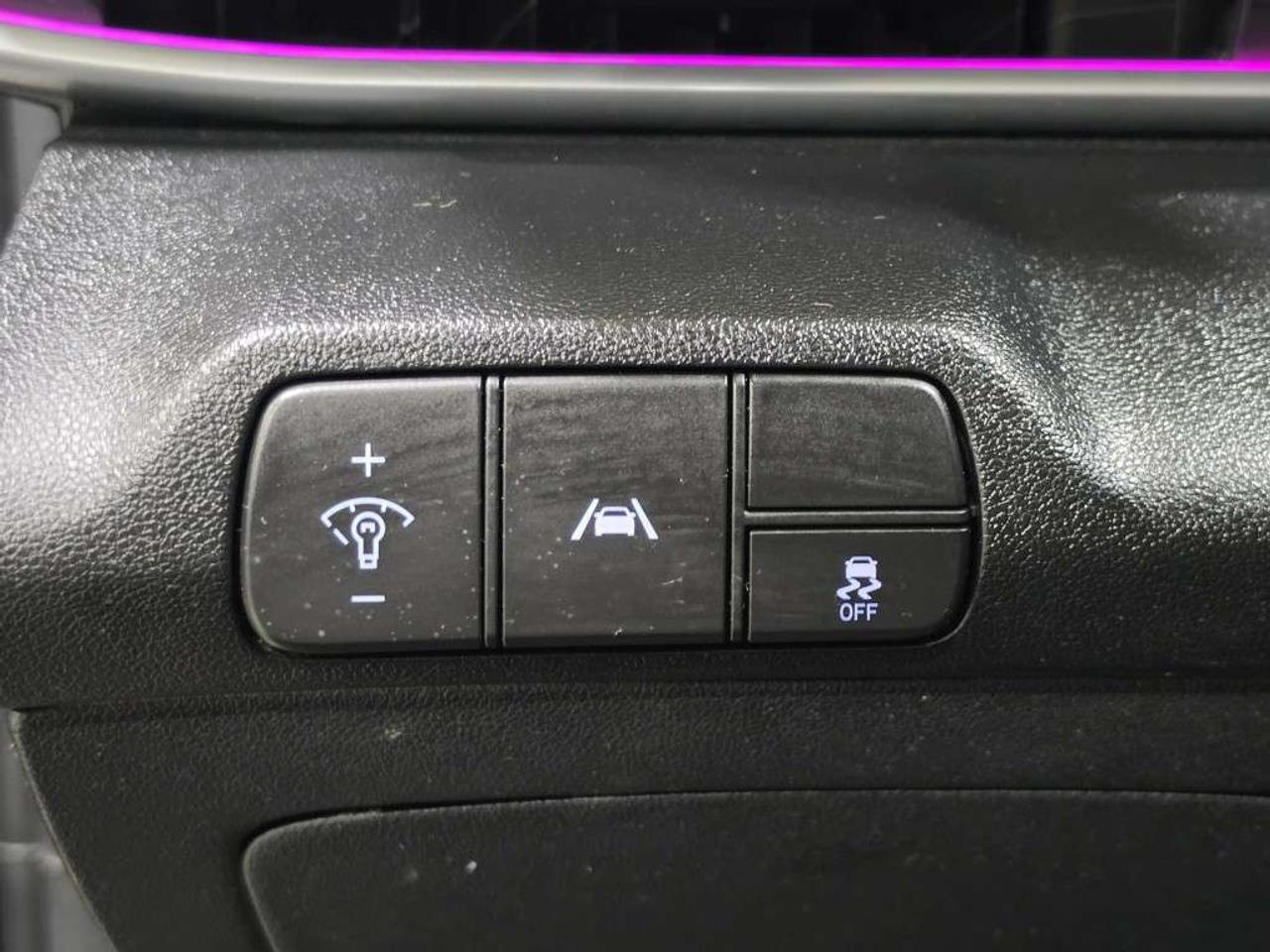 2023 Hyundai Elantra Preferred w/Tech No Accidents Sunroof Navigation Backup Camera Photo