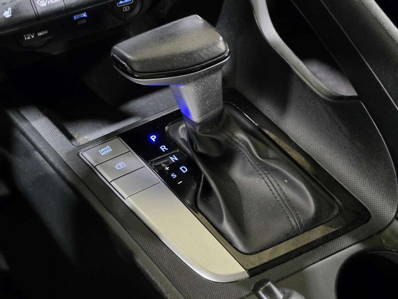 2023 Hyundai Elantra Preferred w/Tech No Accidents Sunroof Navigation Backup Camera Photo