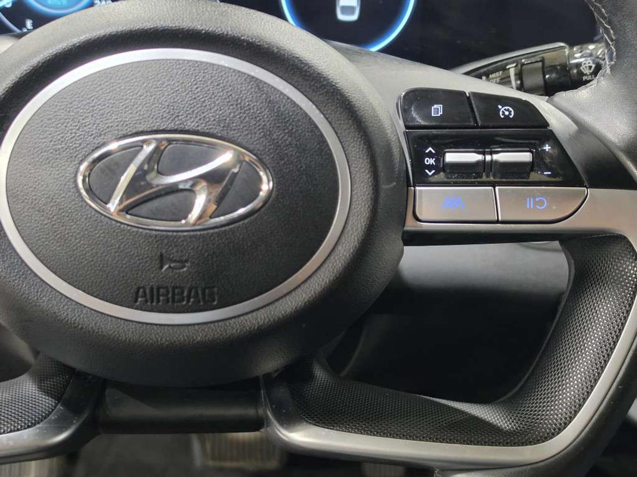 2023 Hyundai Elantra Preferred w/Tech No Accidents Sunroof Navigation Backup Camera Photo