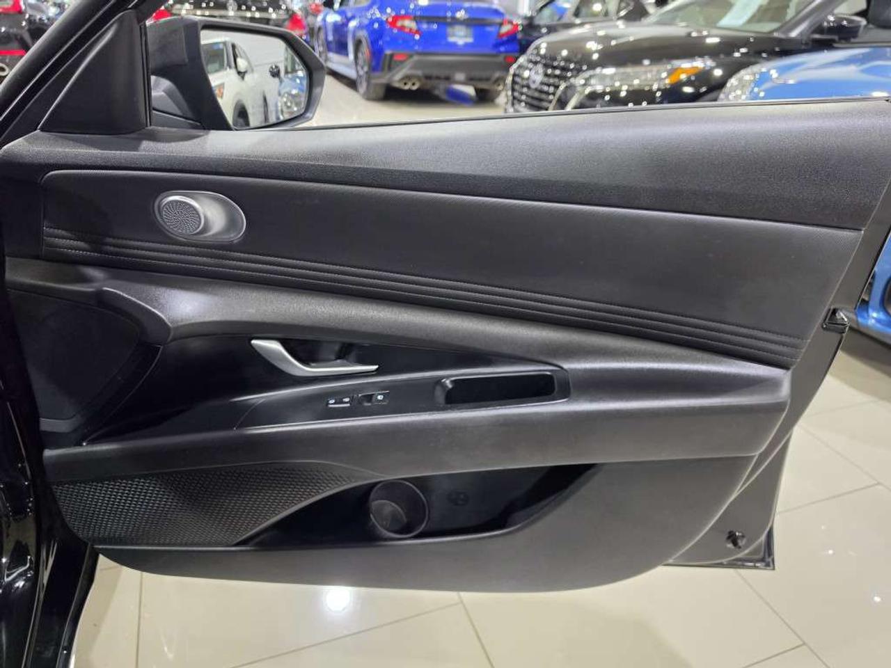 2023 Hyundai Elantra Preferred w/Tech No Accidents Sunroof Navigation Backup Camera Photo