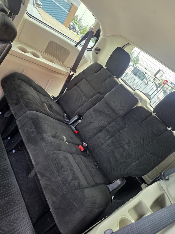 2015 Dodge Grand Caravan American Value Package Photo
