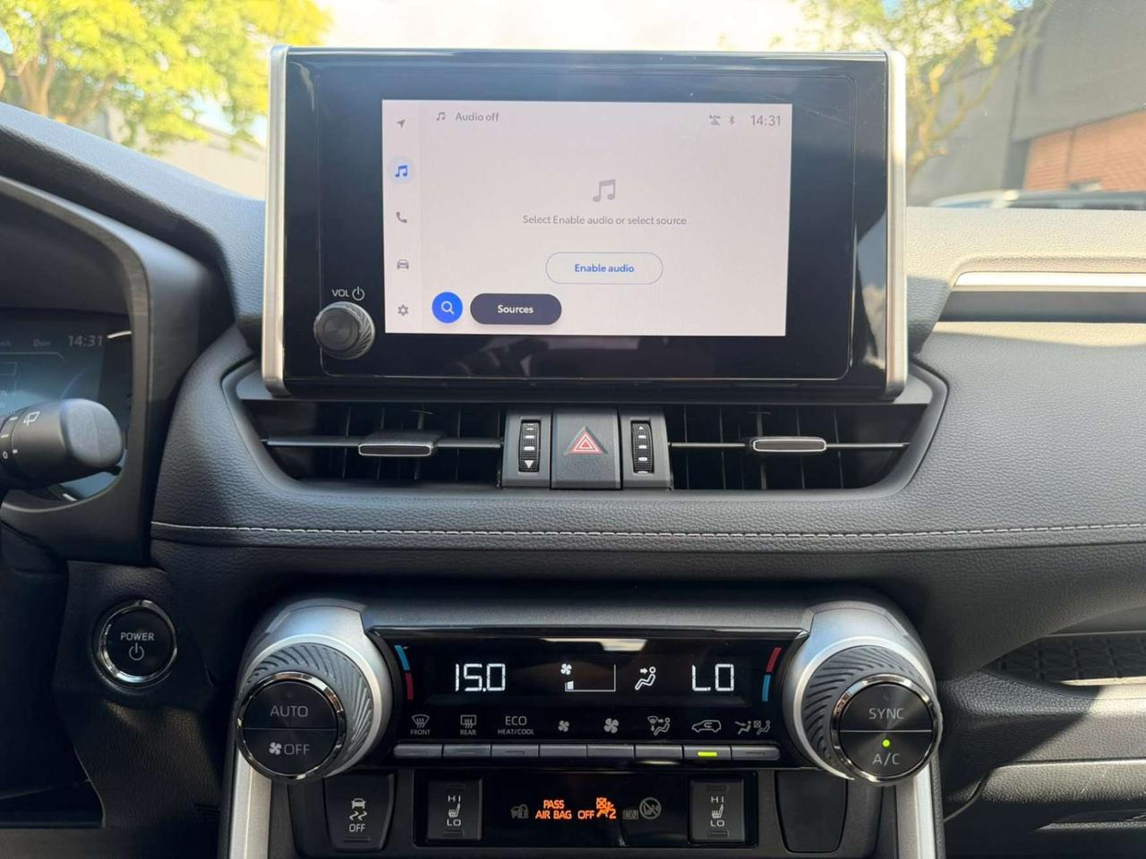 2025 Toyota RAV4 Hybrid XLE AWD PREMIUM, LEATHER, SUNROOF Photo