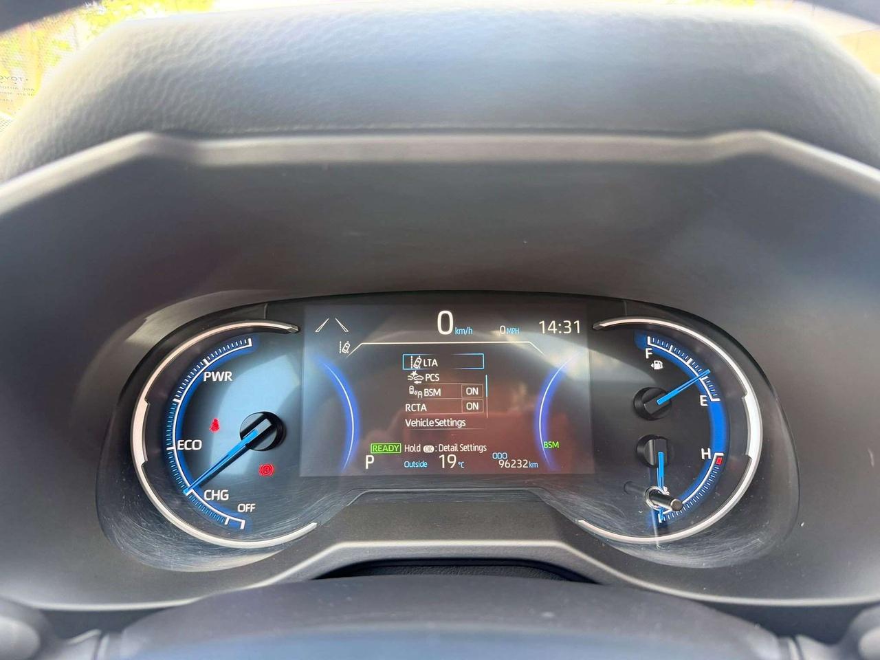 2025 Toyota RAV4 Hybrid XLE AWD PREMIUM, LEATHER, SUNROOF Photo