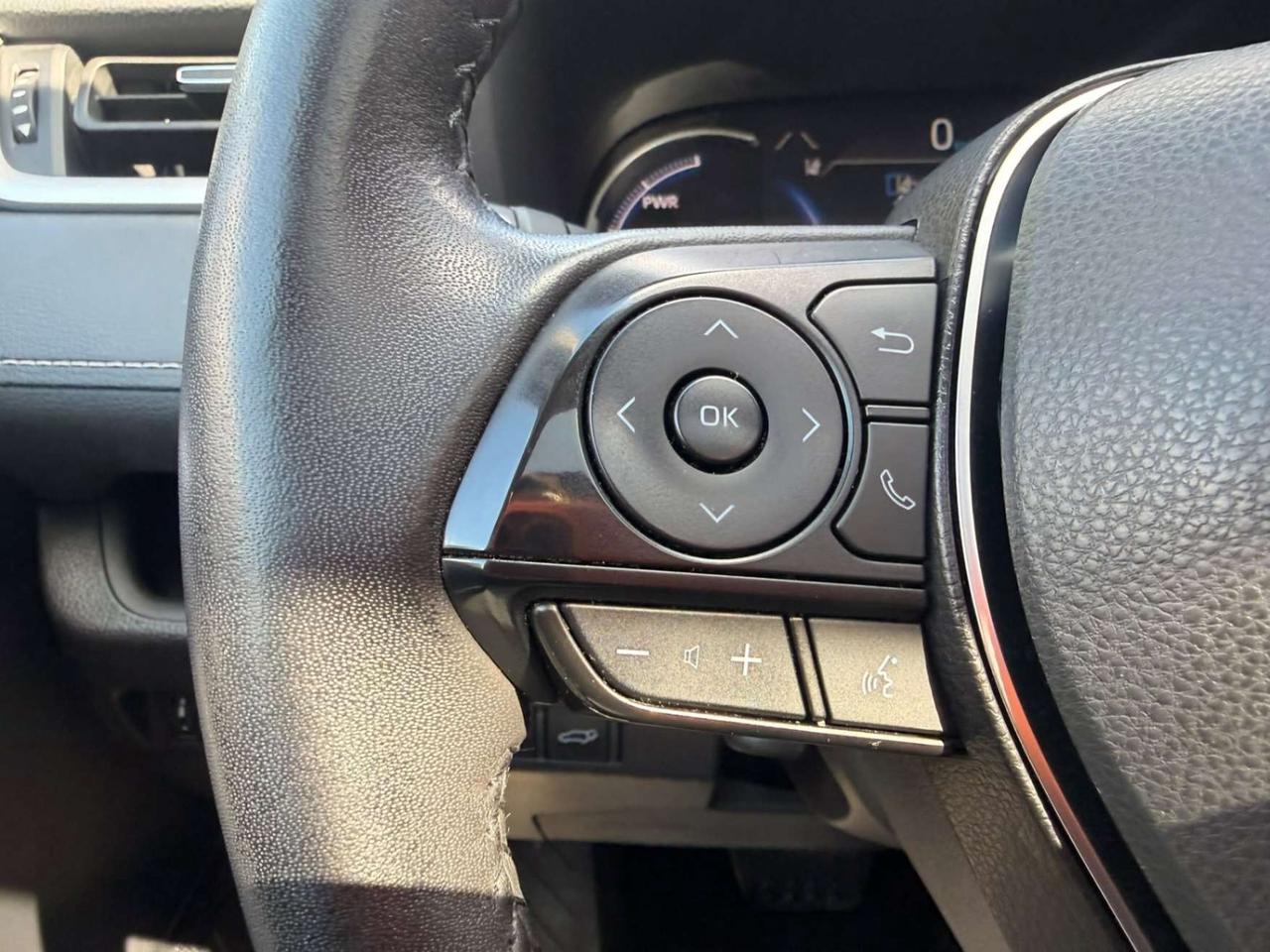 2025 Toyota RAV4 Hybrid XLE AWD PREMIUM, LEATHER, SUNROOF Photo