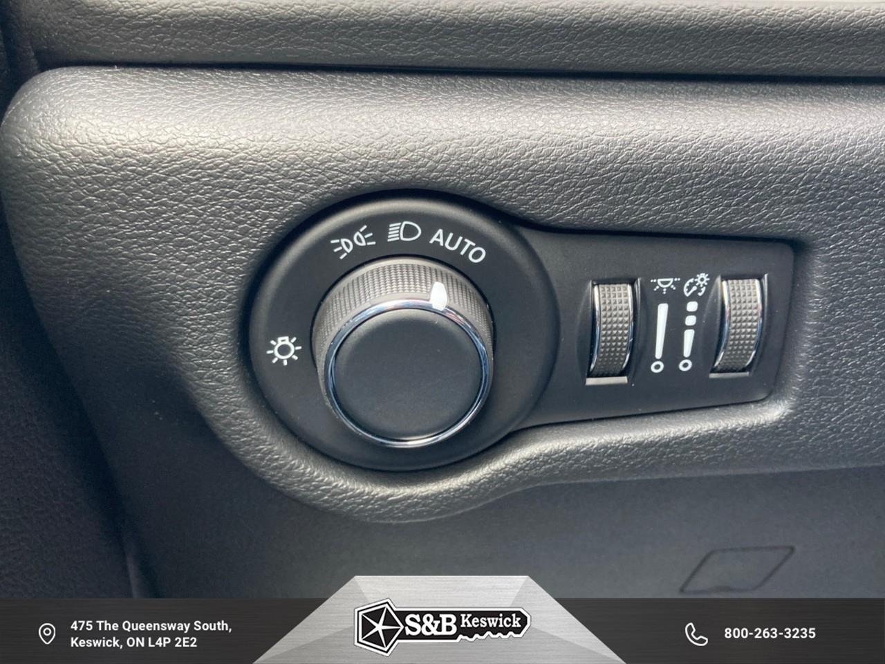 2027 Chrysler Grand Caravan SXT Front-Wheel Drive Passenger Van Photo