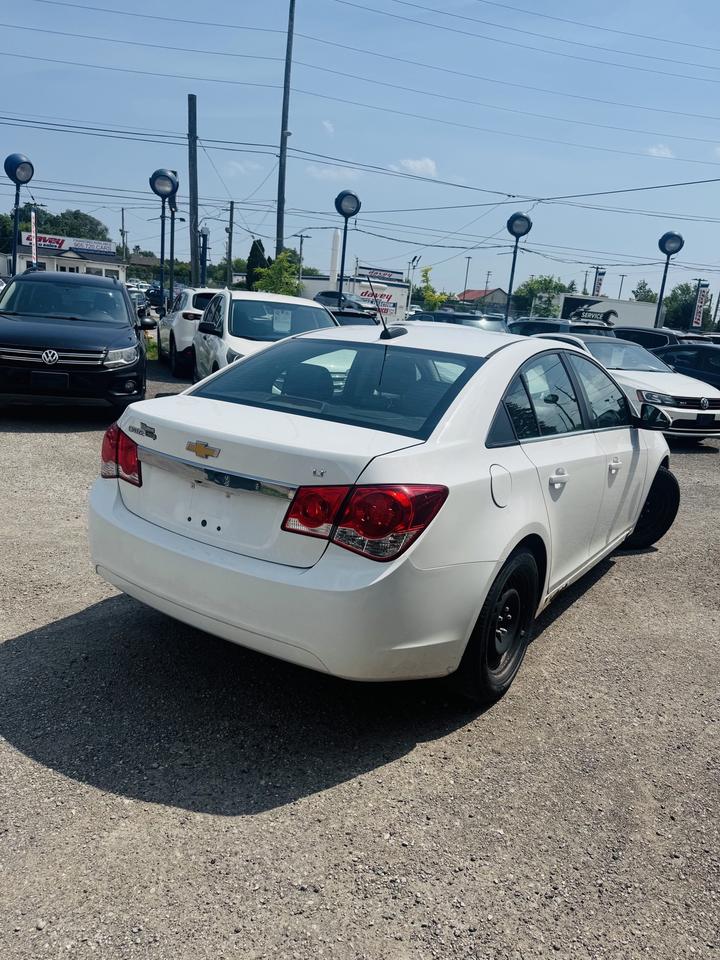 2015 Chevrolet Cruze 2LT Photo