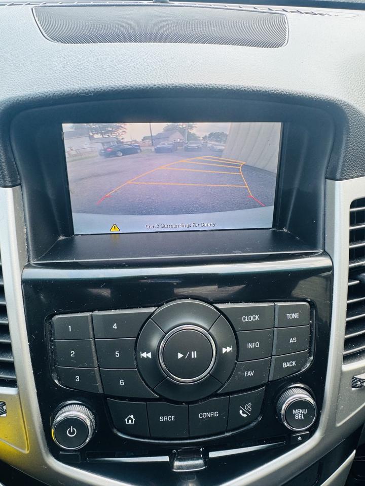 2015 Chevrolet Cruze 2LT Photo
