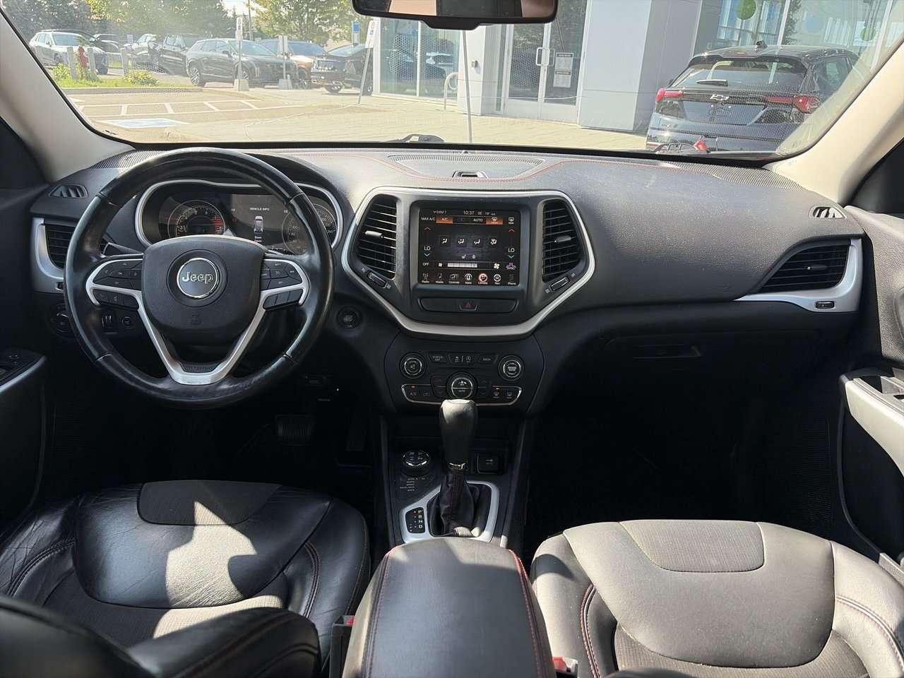 2018 Jeep Cherokee 4x4 Trailhawk PANORAMIC SUNROOF   HEATED LEATHER Photo