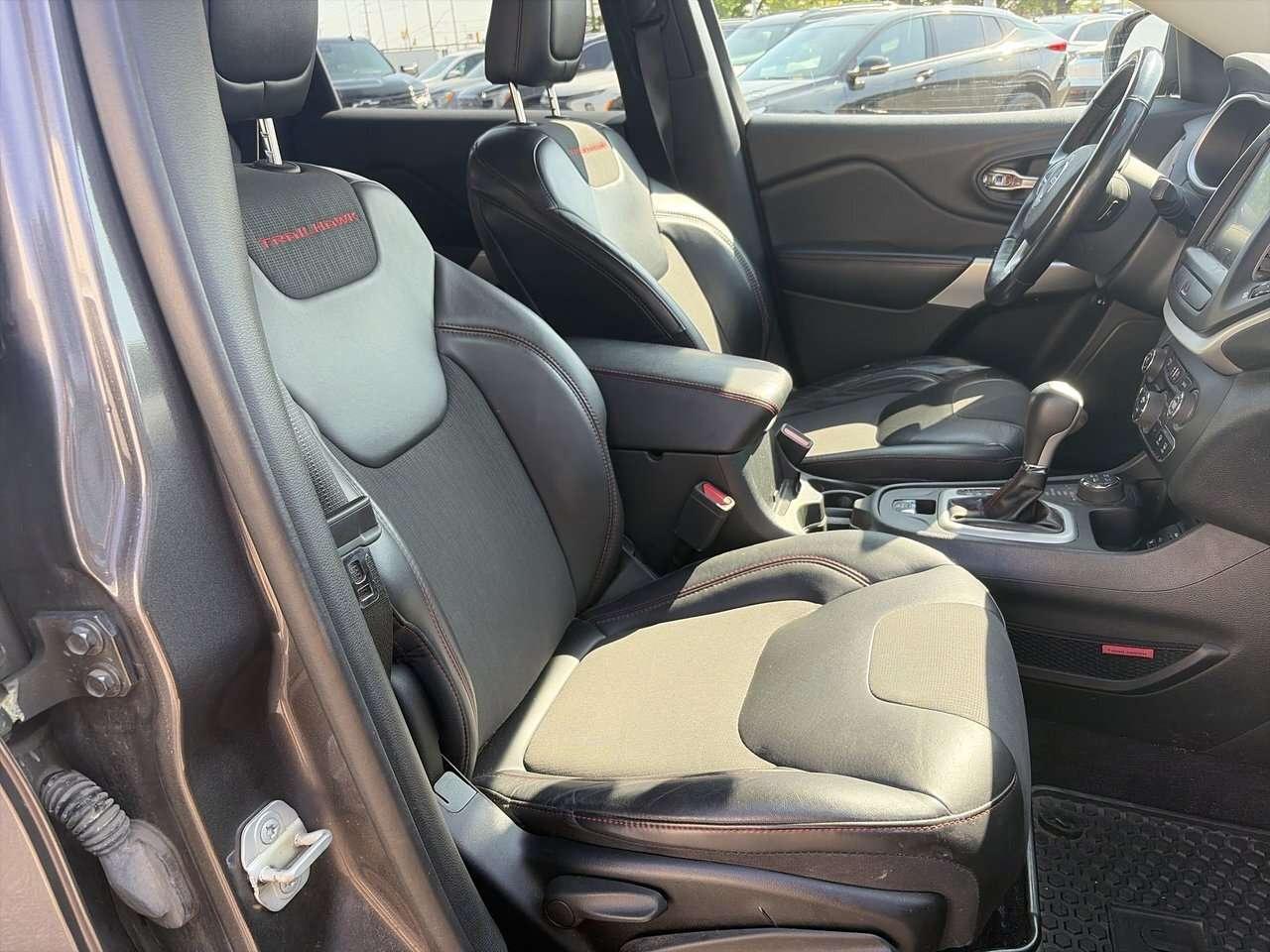 2018 Jeep Cherokee 4x4 Trailhawk PANORAMIC SUNROOF   HEATED LEATHER Photo