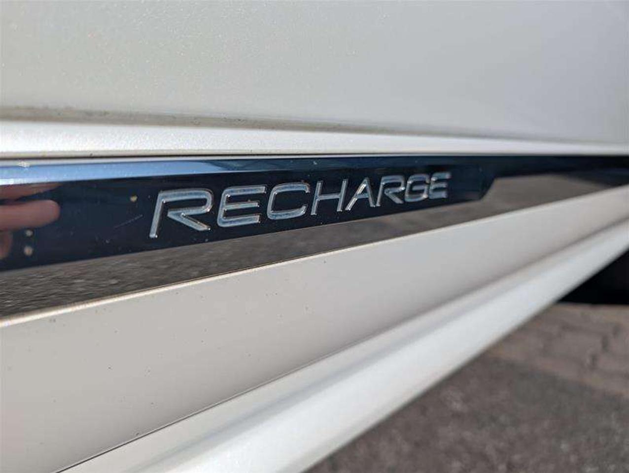 2022 Volvo XC90 T8 Inscription Ext Range   B&W   Air Susp   Clean Photo