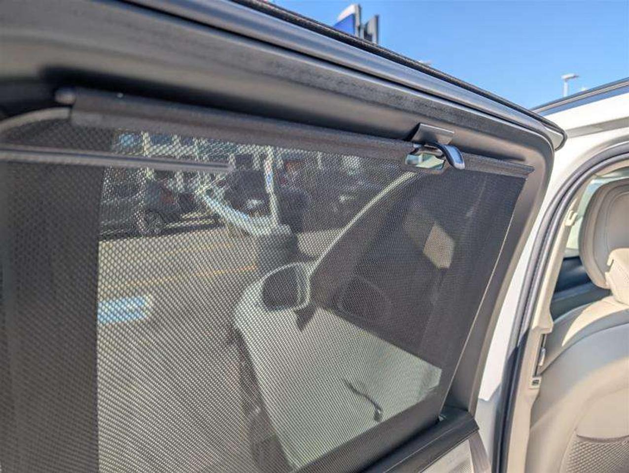 2022 Volvo XC90 T8 Inscription Ext Range   B&W   Air Susp   Clean Photo