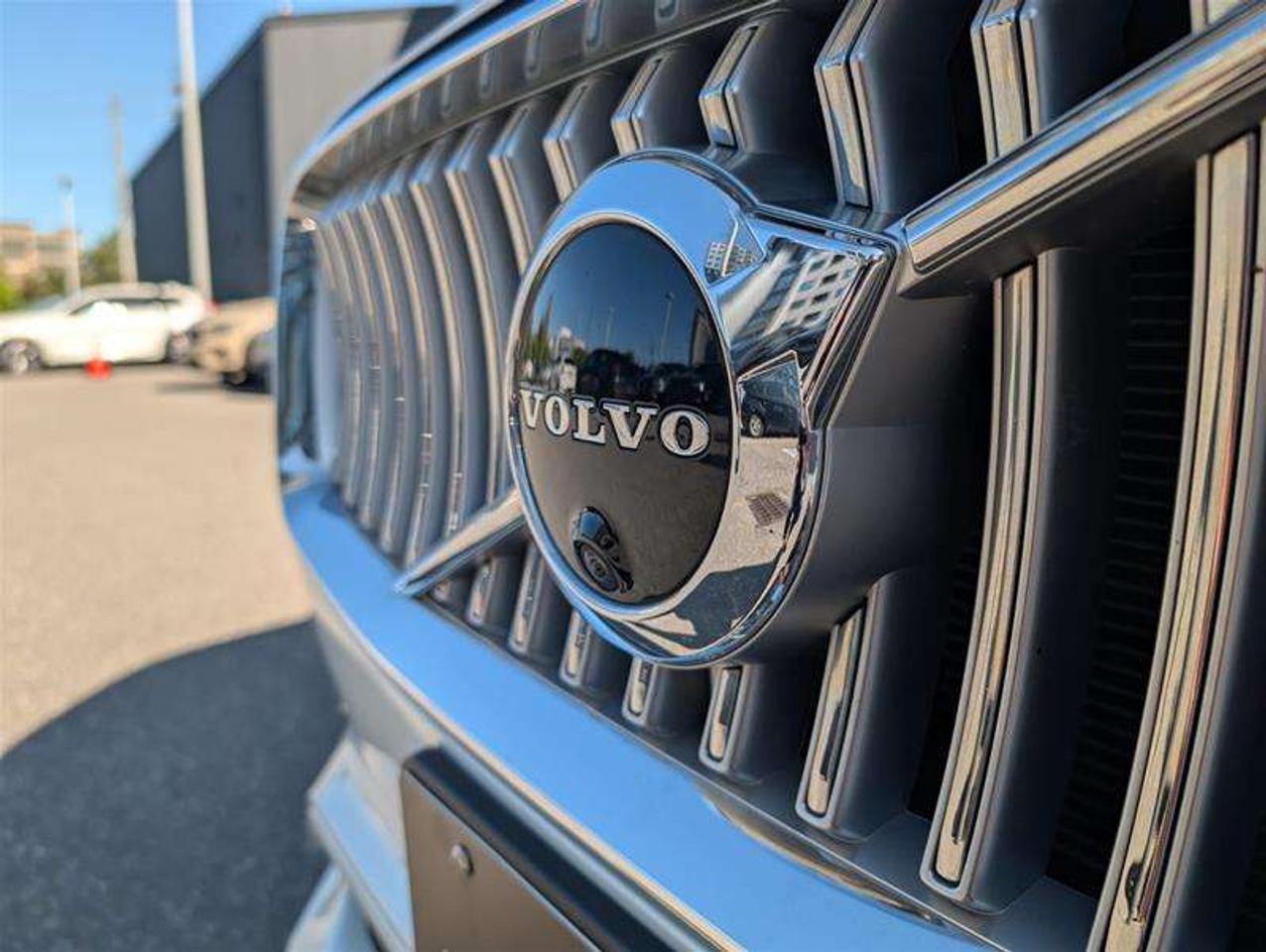 2022 Volvo XC90 T8 Inscription Ext Range   B&W   Air Susp   Clean Photo
