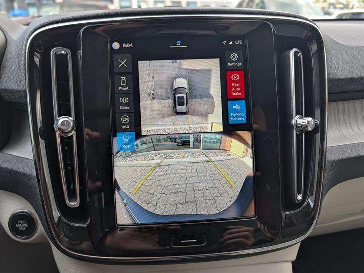 2024 Volvo XC40 B5 Ultimate   AWD   H/K Audio   360 Photo
