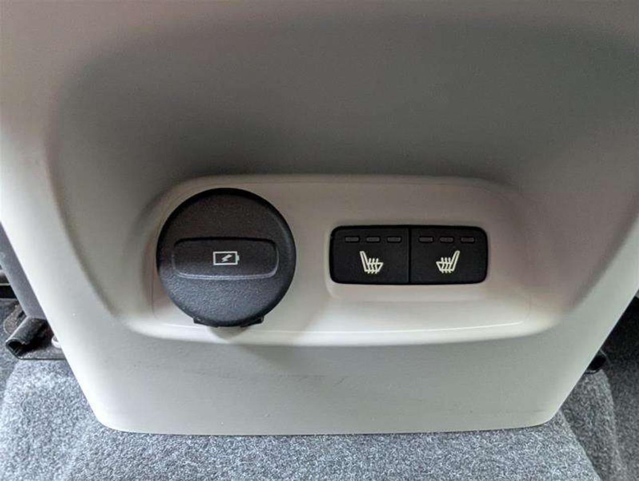 2024 Volvo XC40 B5 Ultimate   AWD   H/K Audio   360 Photo