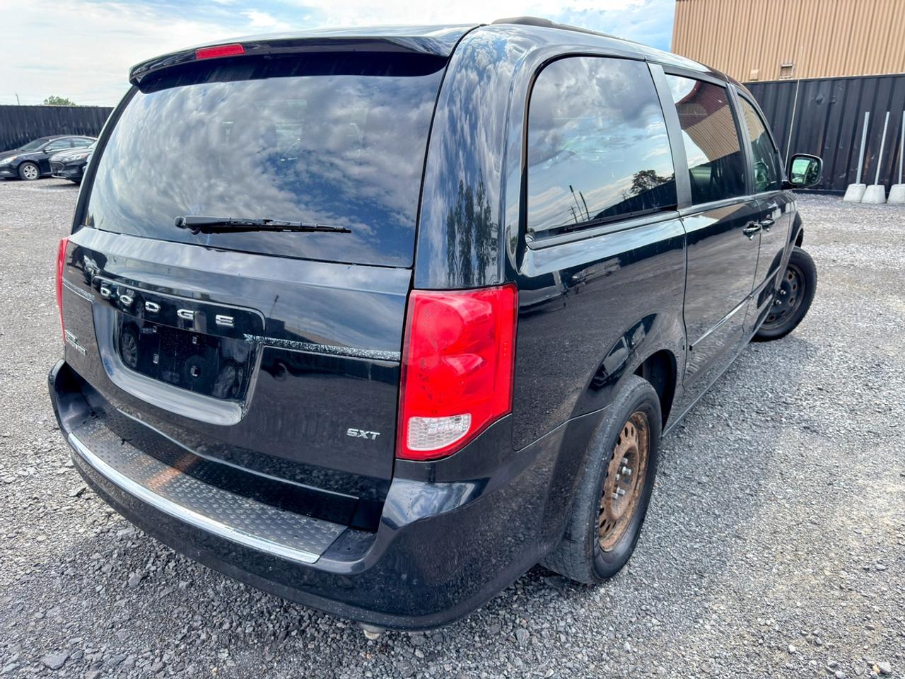 2016 Dodge Grand Caravan SXT Photo