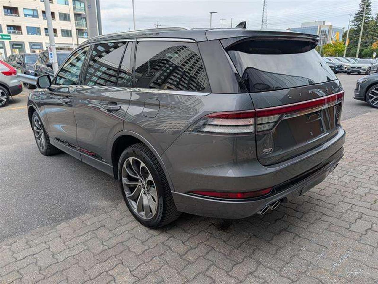 2022 Lincoln Aviator 301A   PHEV   Luxury   Tow   Massage   Dynamic Photo