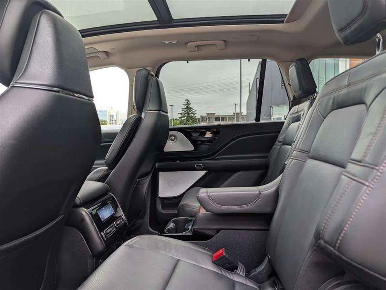 2022 Lincoln Aviator 301A   PHEV   Luxury   Tow   Massage   Dynamic Photo