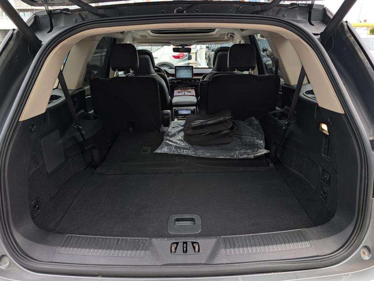 2022 Lincoln Aviator 301A   PHEV   Luxury   Tow   Massage   Dynamic Photo