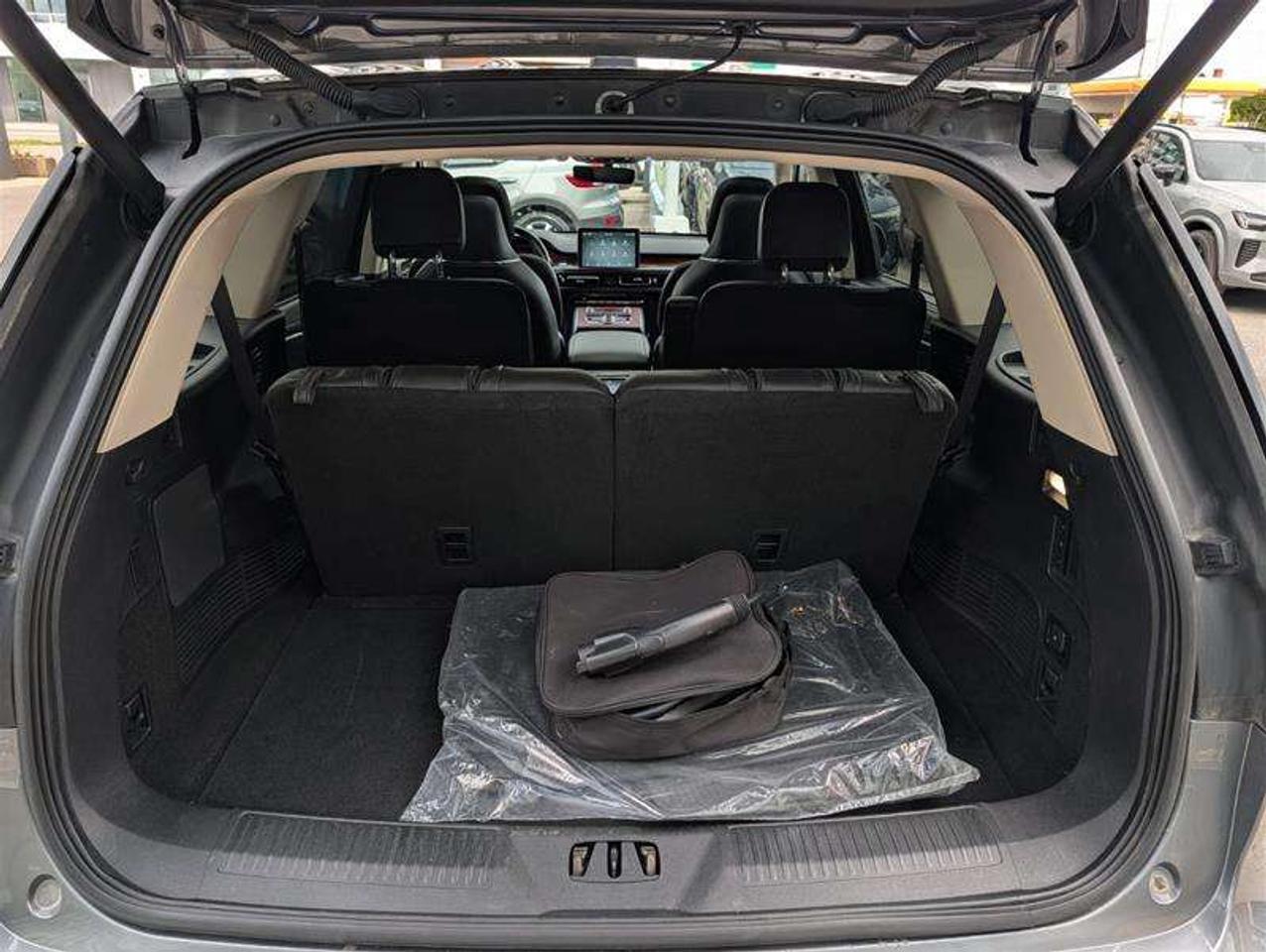 2022 Lincoln Aviator 301A   PHEV   Luxury   Tow   Massage   Dynamic Photo