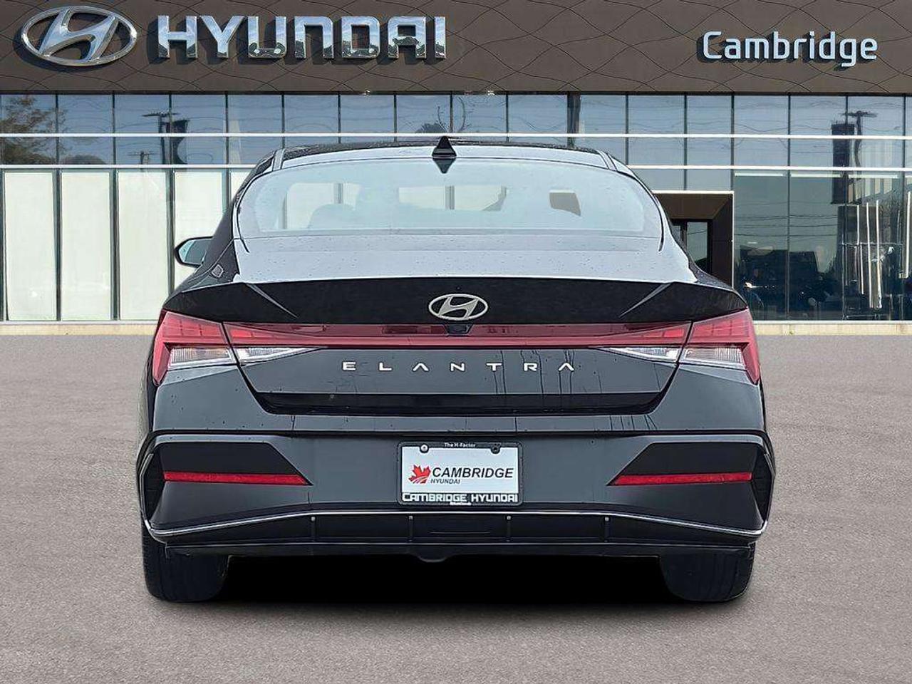 2025 Hyundai Elantra Luxury   NO ACCIDENTS LEATHER BOSE 5.7L/100KM Photo