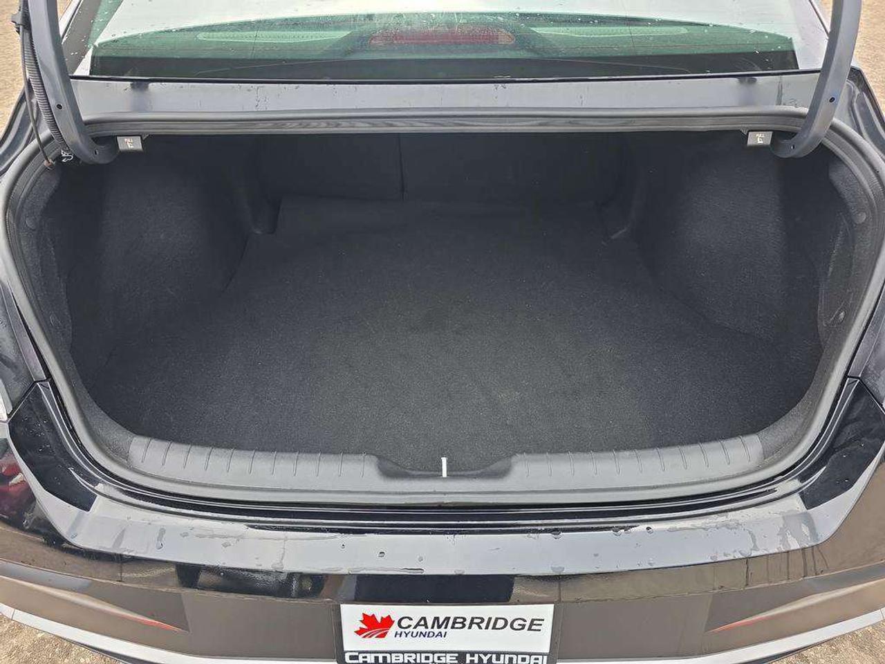 2025 Hyundai Elantra Luxury   NO ACCIDENTS LEATHER BOSE 5.7L/100KM Photo