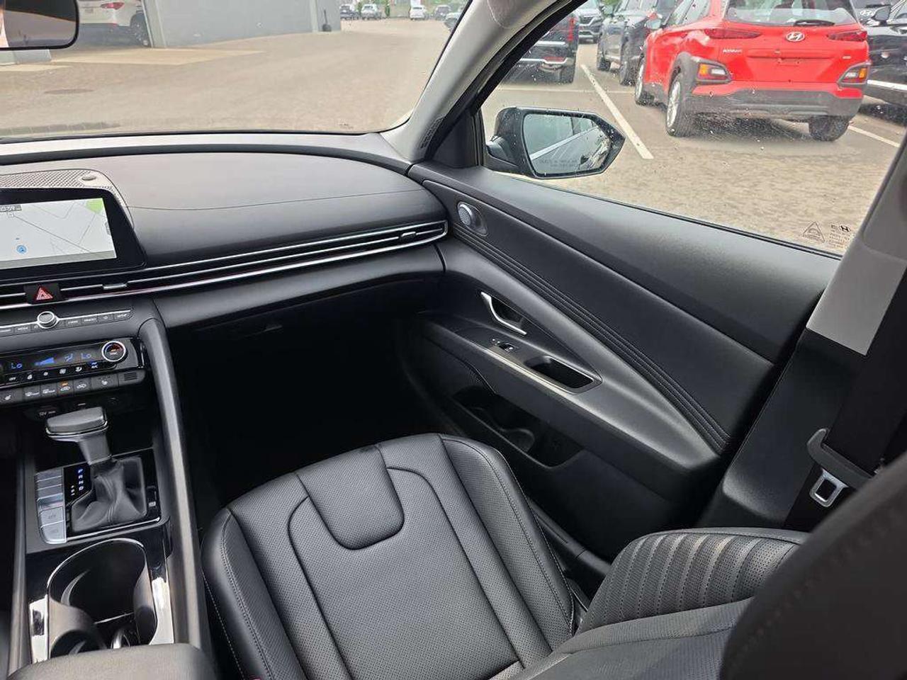 2025 Hyundai Elantra Luxury   NO ACCIDENTS LEATHER BOSE 5.7L/100KM Photo
