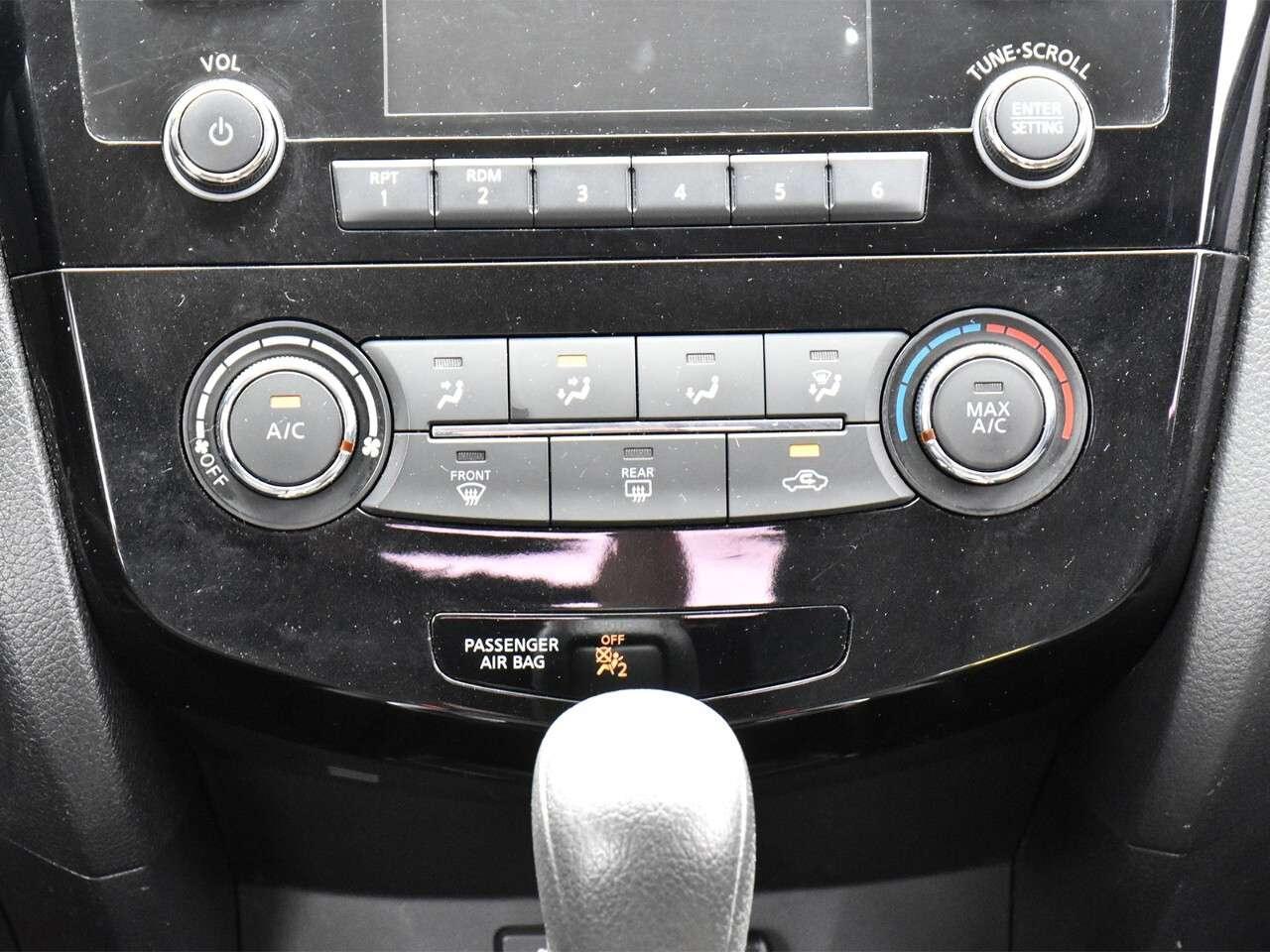 2015 Nissan Rogue AWD, HEATED SEATS, REAR VIEW MONITOR Photo