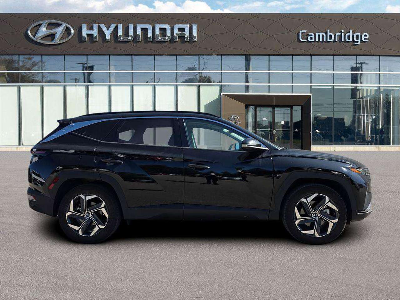 2024 Hyundai Tucson Ultimate   NO ACCIDENTS 1 OWNER 51KM EV 6.7L/100KM Photo