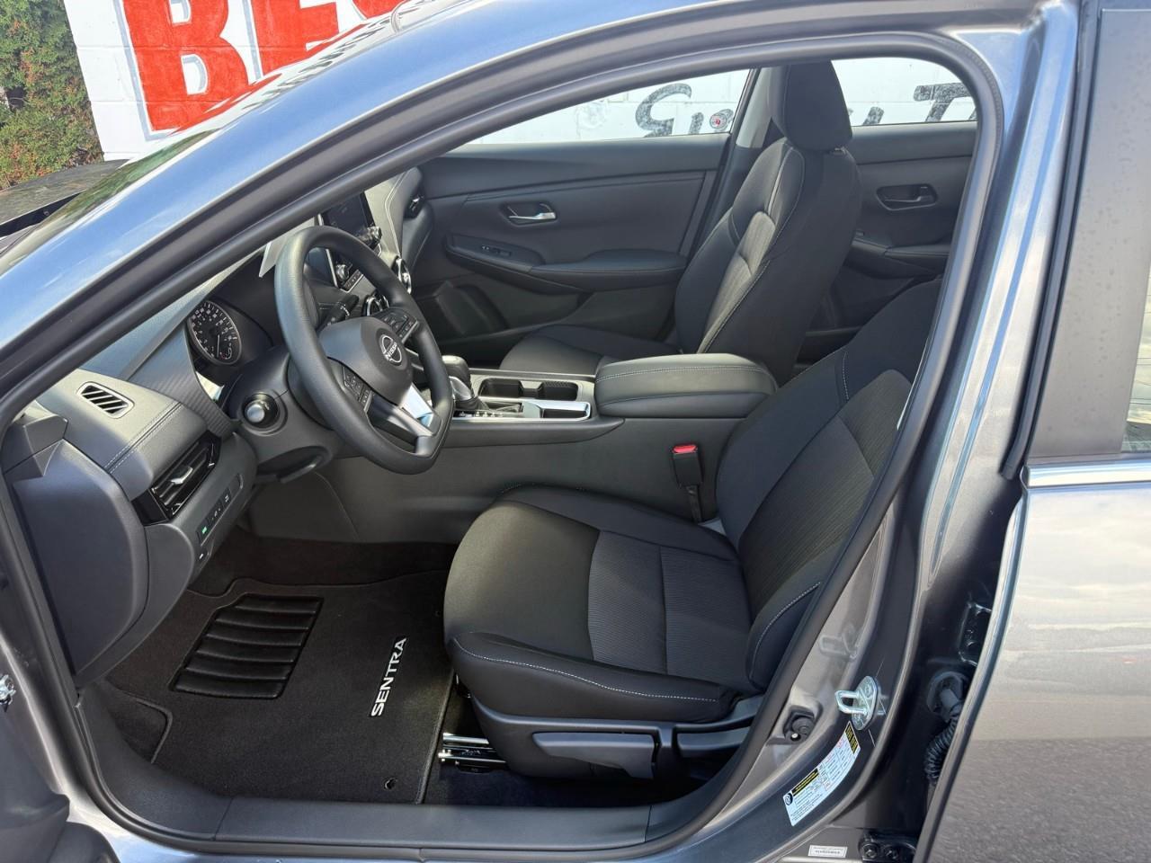 2025 Nissan Sentra SV 4DR SEDAN Photo