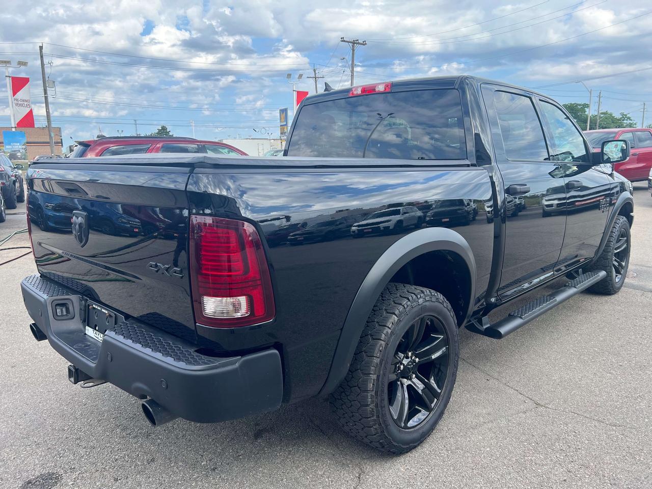 2024 RAM 1500 Warlock Crew 4X4 HEMI V8 *CLEAN CARFAX *LOW KMS Photo