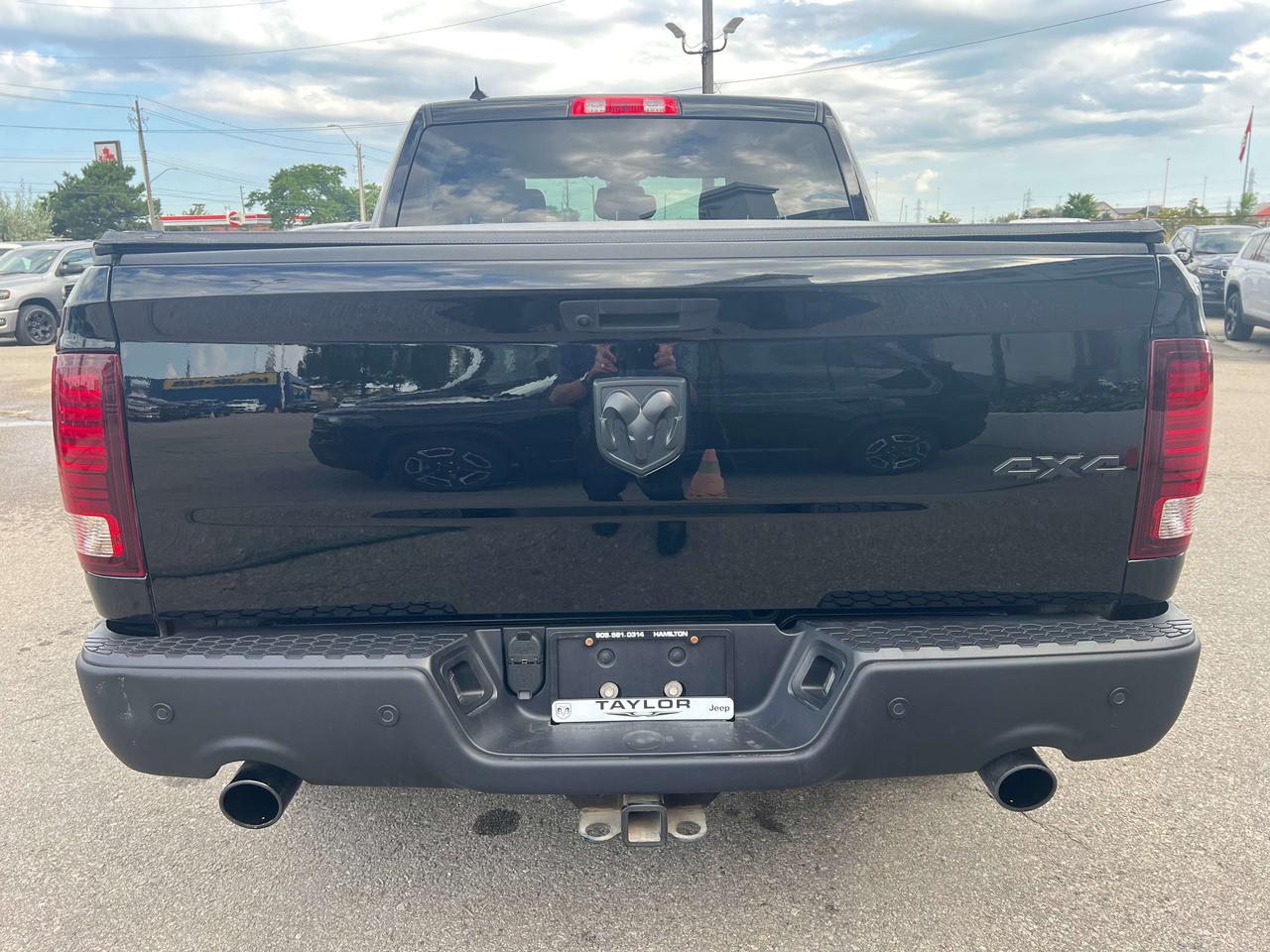 2024 RAM 1500 Warlock Crew 4X4 HEMI V8 *CLEAN CARFAX *LOW KMS Photo