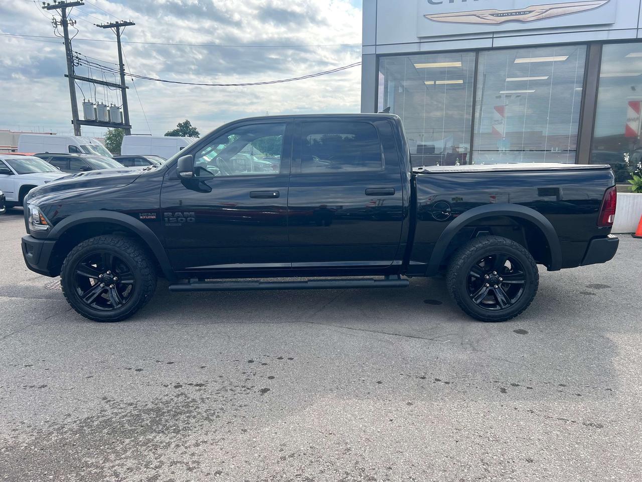 2024 RAM 1500 Warlock Crew 4X4 HEMI V8 *CLEAN CARFAX *LOW KMS Photo