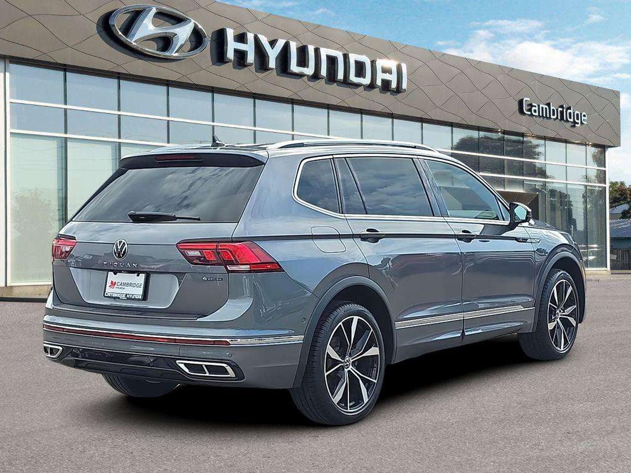 2024 Volkswagen Tiguan Highline R-Line   NO ACCIDENTS LEATHER PANOROOF Photo