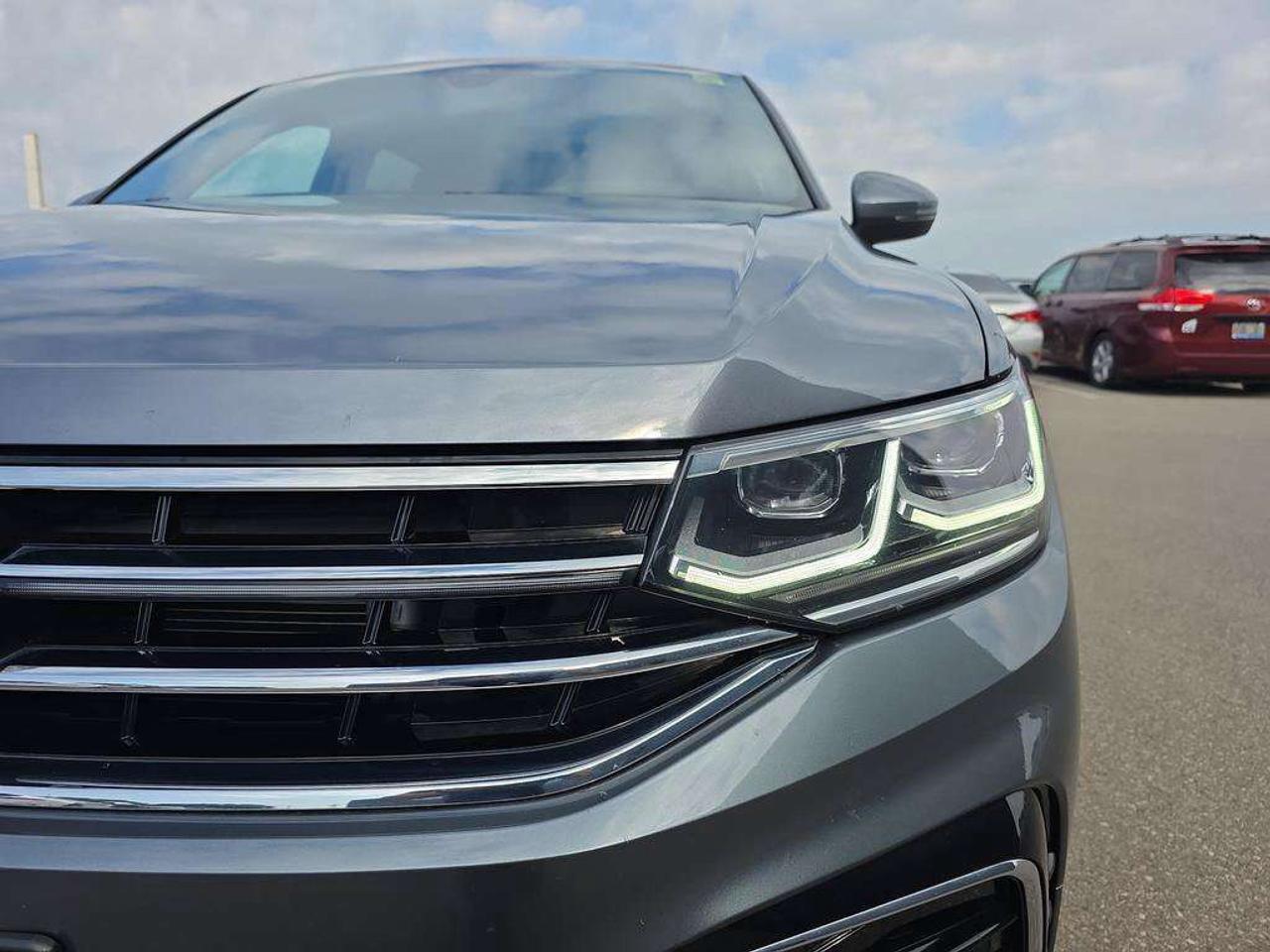 2024 Volkswagen Tiguan Highline R-Line   NO ACCIDENTS LEATHER PANOROOF Photo