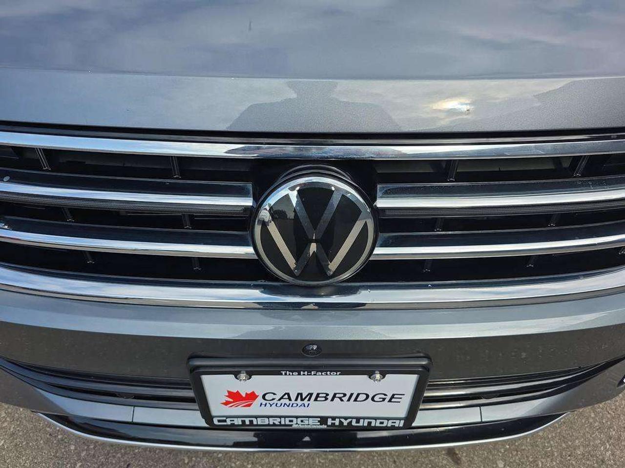 2024 Volkswagen Tiguan Highline R-Line   NO ACCIDENTS LEATHER PANOROOF Photo