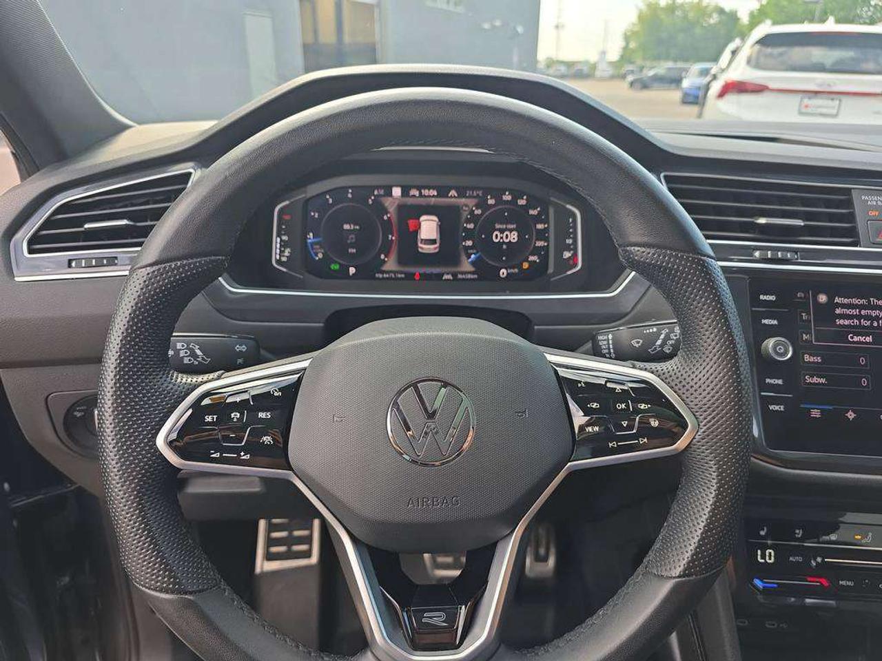 2024 Volkswagen Tiguan Highline R-Line   NO ACCIDENTS LEATHER PANOROOF Photo