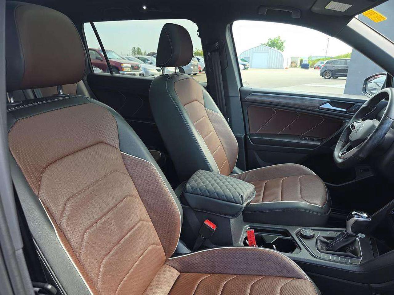 2024 Volkswagen Tiguan Highline R-Line   NO ACCIDENTS LEATHER PANOROOF Photo
