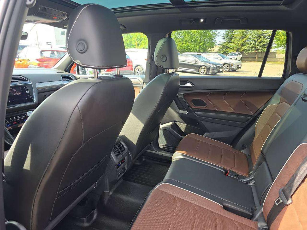 2024 Volkswagen Tiguan Highline R-Line   NO ACCIDENTS LEATHER PANOROOF Photo