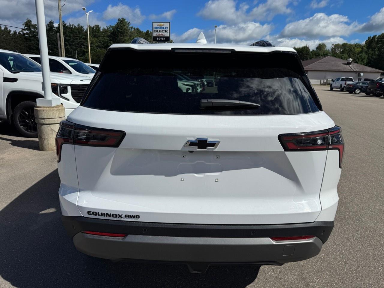 2027 Chevrolet Equinox AWD LT Photo
