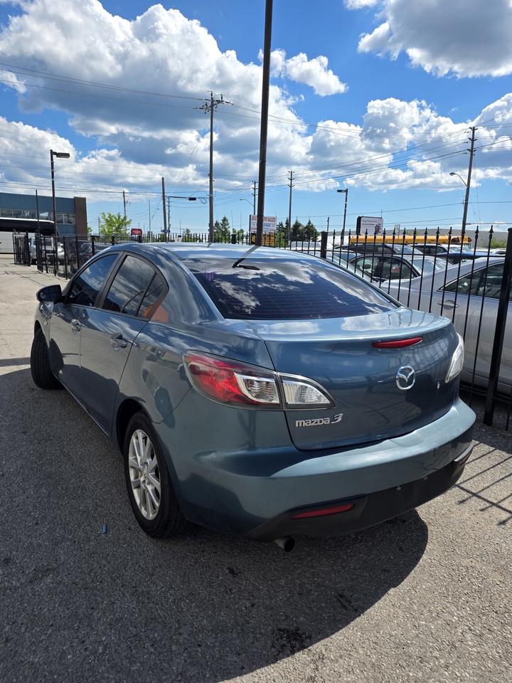 2010 Mazda MAZDA3 I Sport Photo