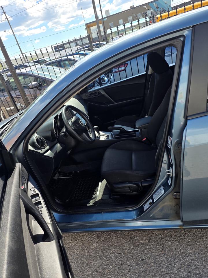 2010 Mazda MAZDA3 I Sport Photo