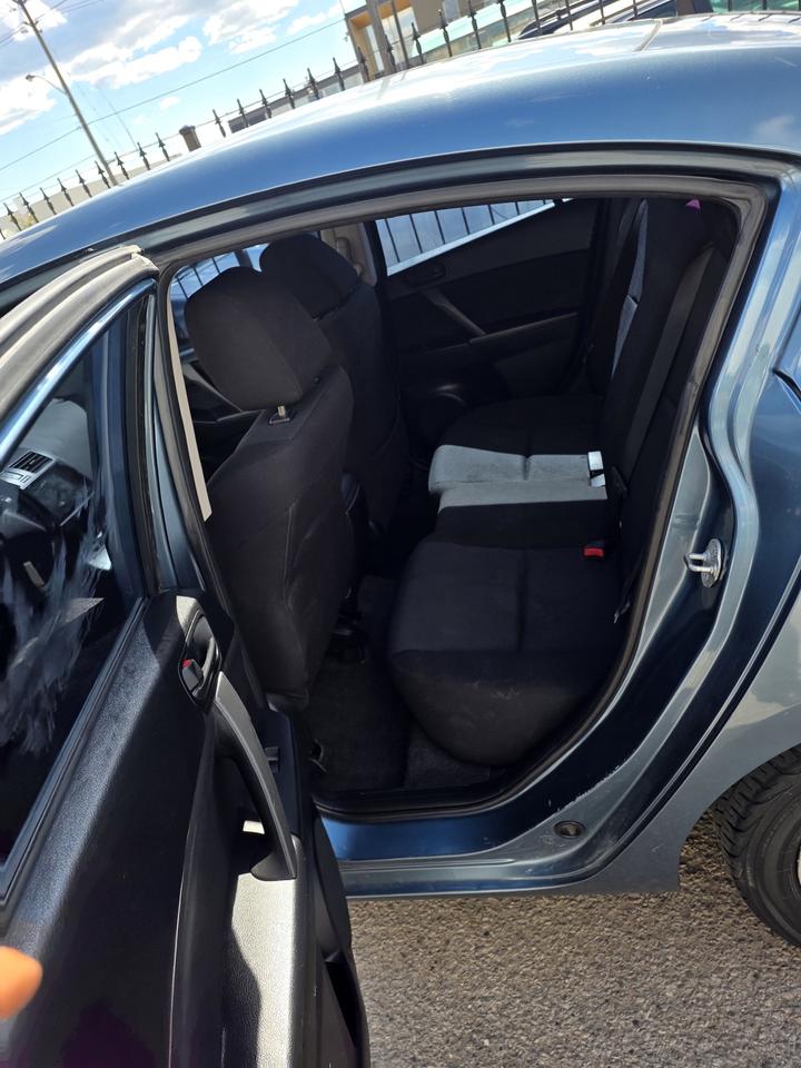 2010 Mazda MAZDA3 I Sport Photo