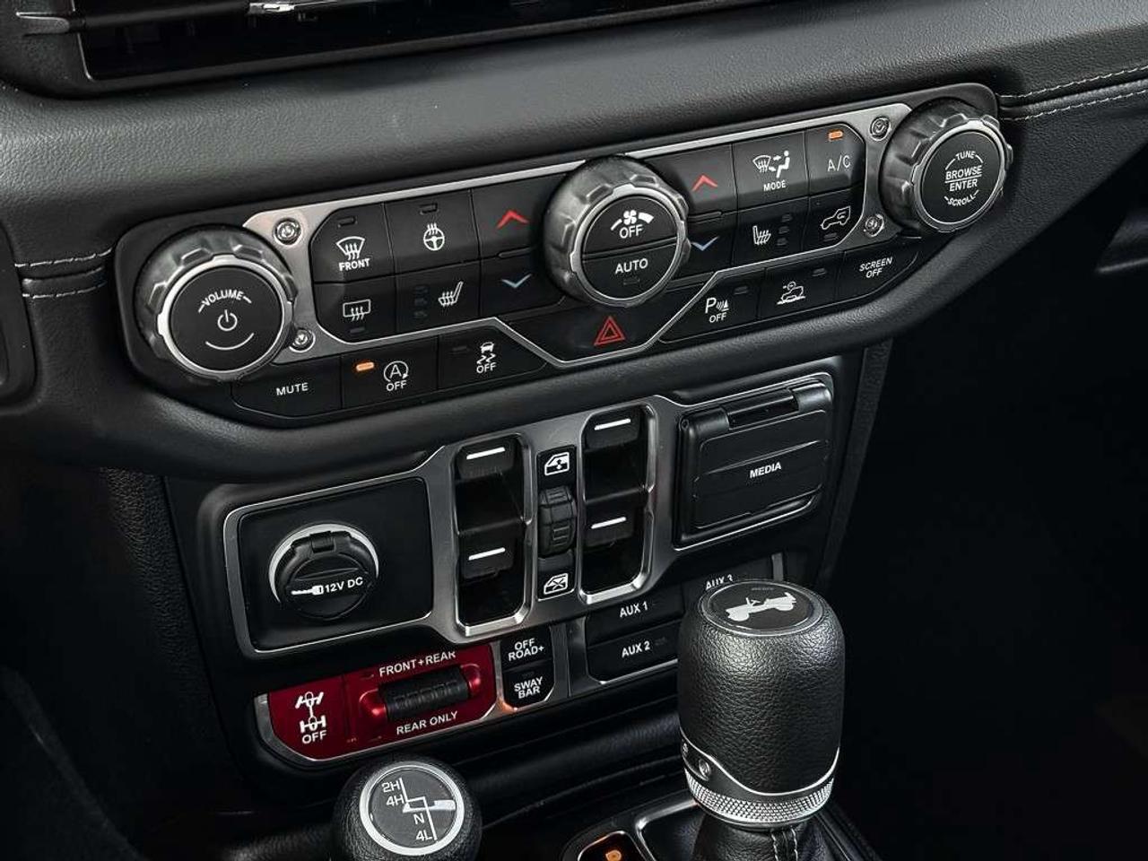 2026 Jeep Wrangler Rubicon   MOPAR LEATHER   BLINDSPOT   ALPINE AUDIO   REMOTE START   HEATED SEATS Photo