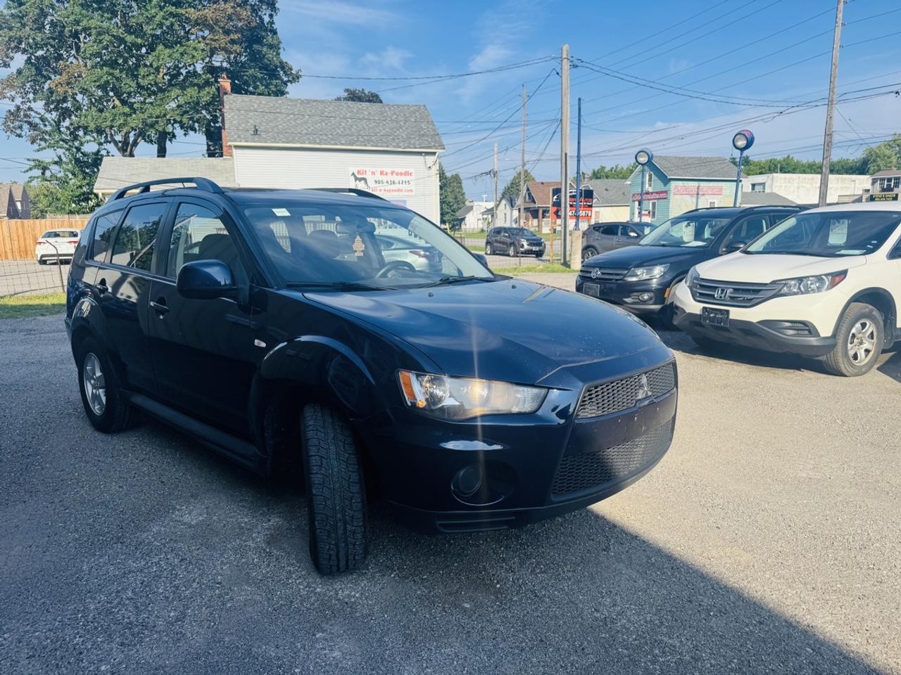 2013 Mitsubishi Outlander ES Photo