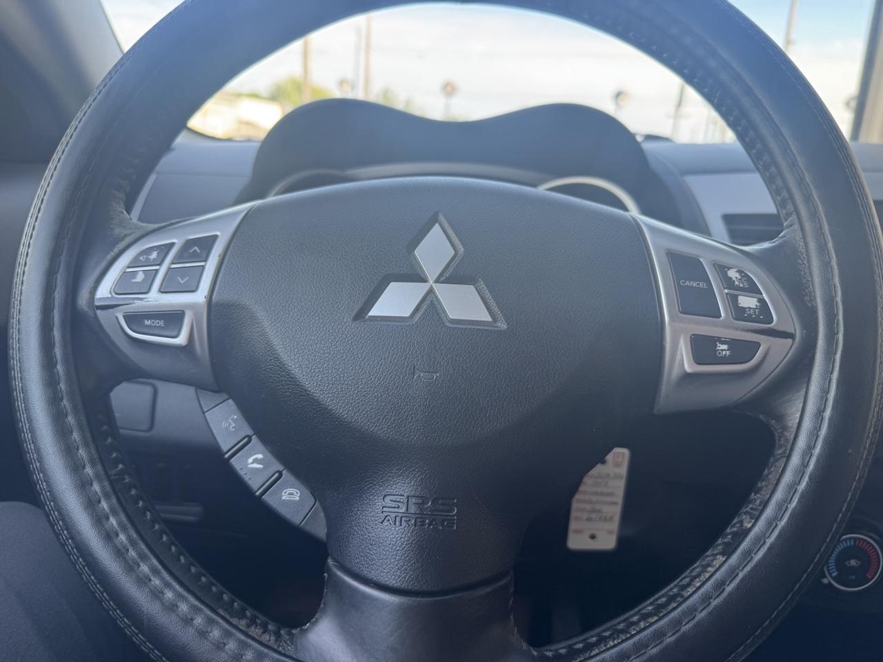 2013 Mitsubishi Outlander ES Photo
