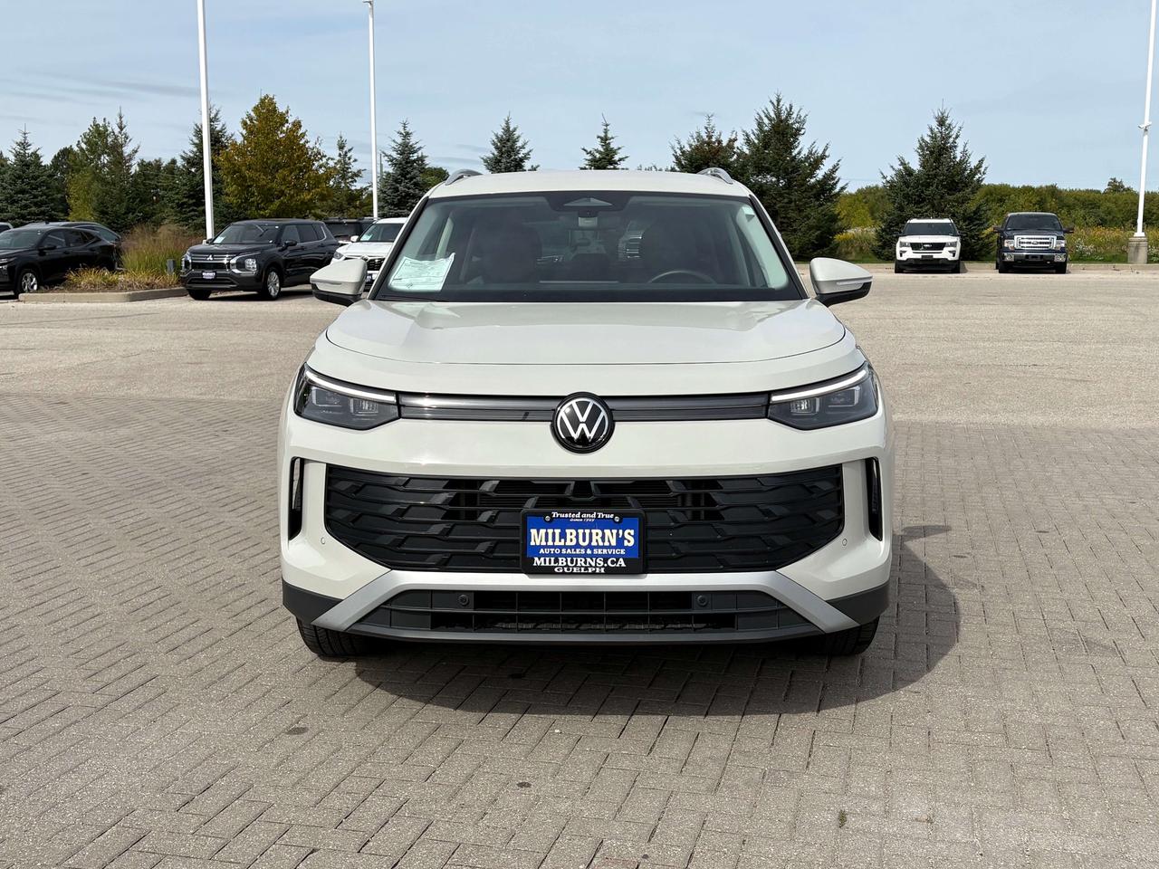 2026 Volkswagen Tiguan Comfortline 4MOTION  Heated Seats & Steering Wheel Photo5